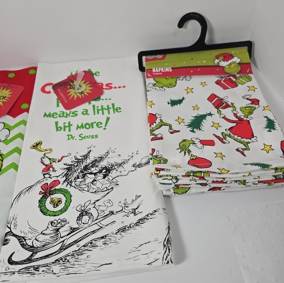 The grinch lot of 4 napkins dish towels nwt - Picture 4 of 5